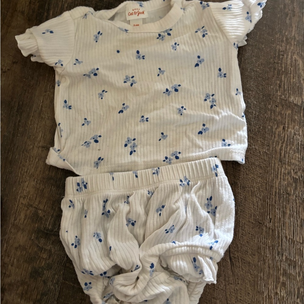 Cat & Jack White and Blue Floral Set